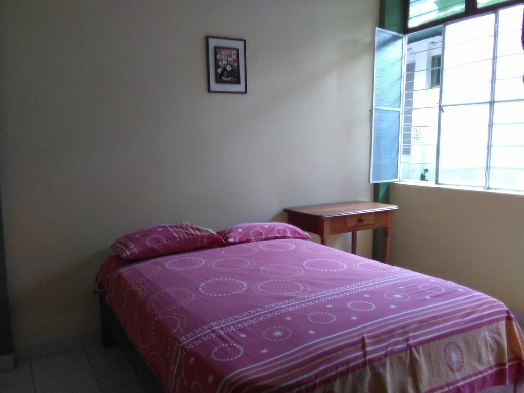 Hostal El Colibri Iquitos Quarto foto